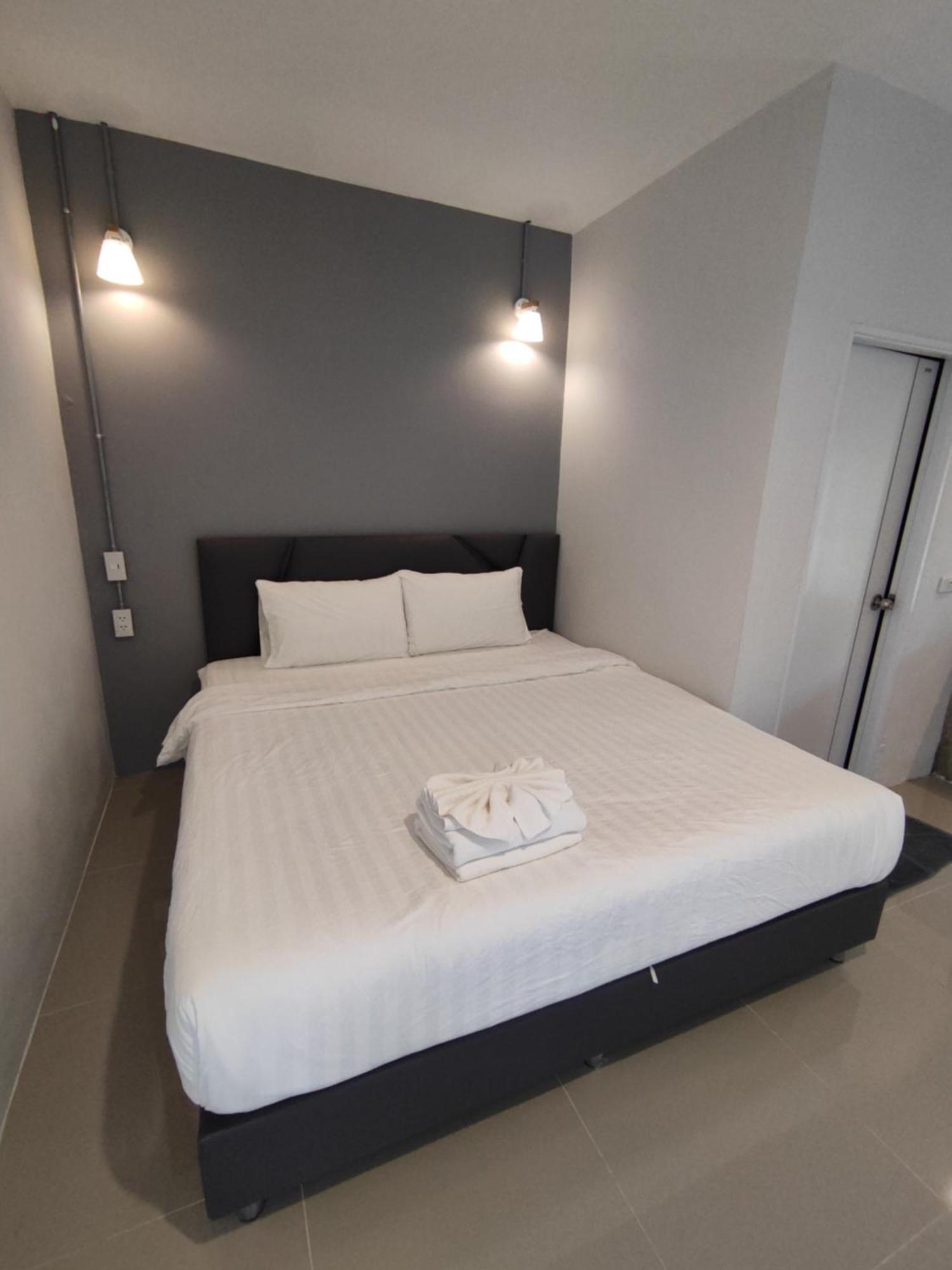 Life Hotel Rong Khun Ban Mai  Extérieur photo